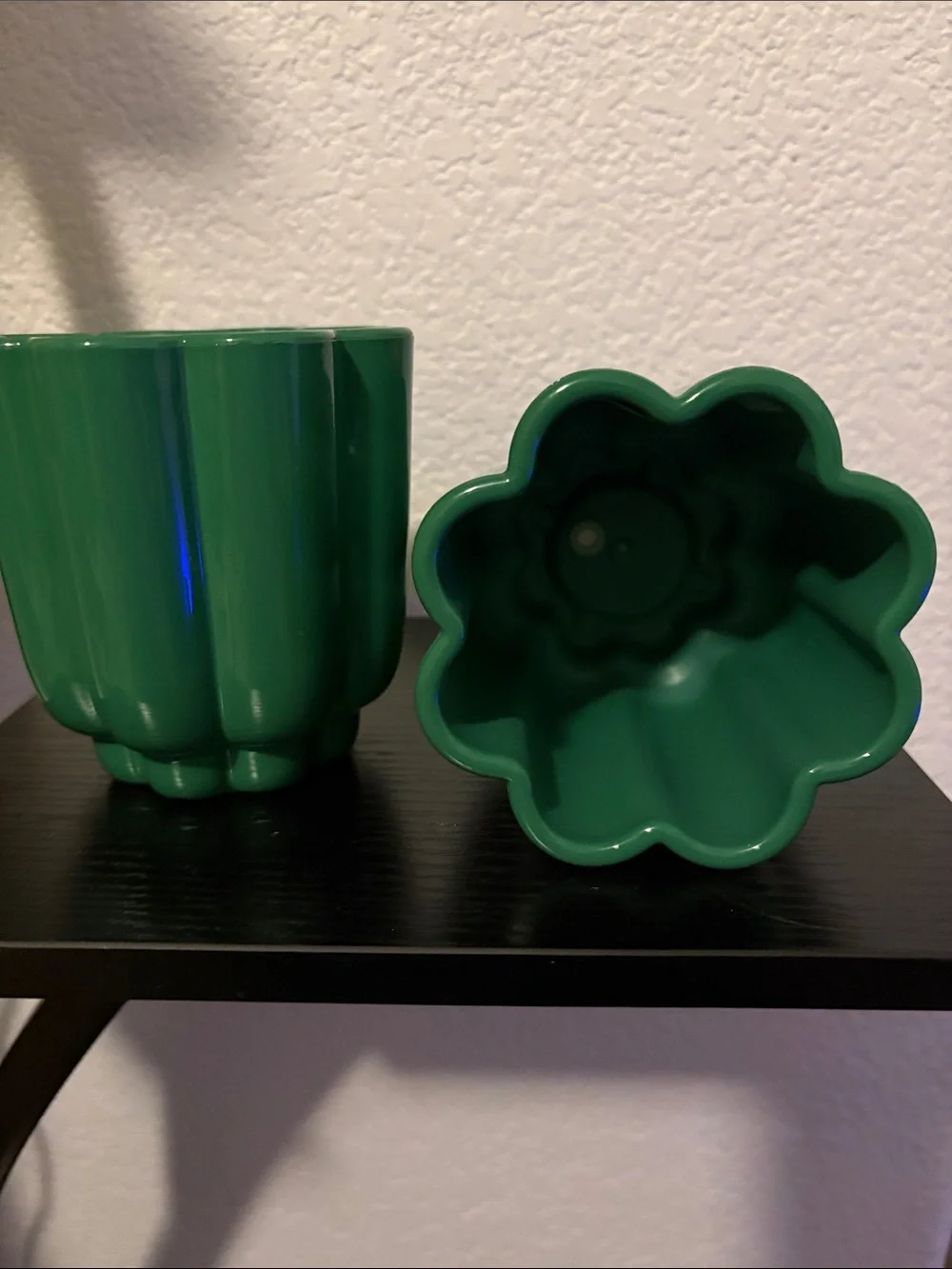 Mainstays 4in Glossy Green Scalloped Plastic Planters - Set of 2